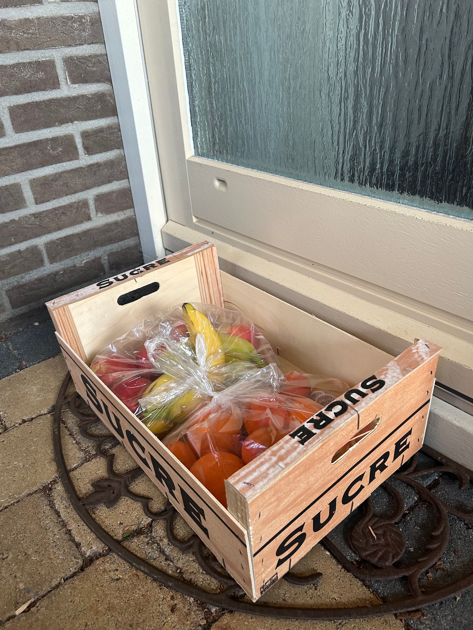 Fruitpakket bezorgd aan de voordeur